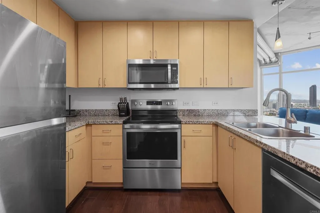 1080 Park Boulevard, San Diego, California 92101 home-pic-25